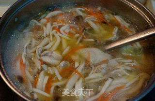 鸡翅菌菇汤手擀面的做法步骤:10