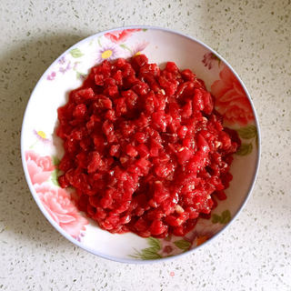 杏鲍菇丁炒牛肉丁的做法步骤:2