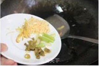 鱼香肉丝的做法步骤:4
