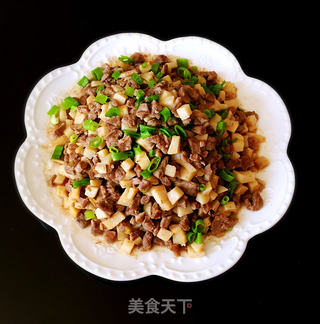 杏鲍菇丁炒牛肉丁的做法步骤:9