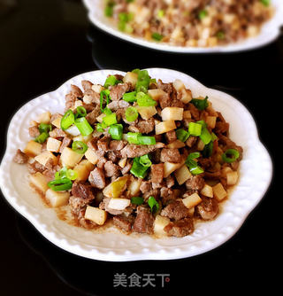 杏鲍菇丁炒牛肉丁的做法步骤:10