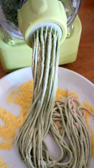 意酱肉丸菠菜面的做法步骤:3