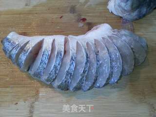 清蒸鲈鱼的做法步骤:3