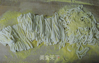 鸡翅菌菇汤手擀面的做法步骤:16