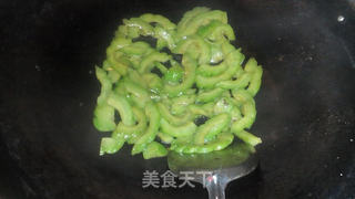 家常的滋味(五)——苦瓜煎鸡蛋的做法步骤:4