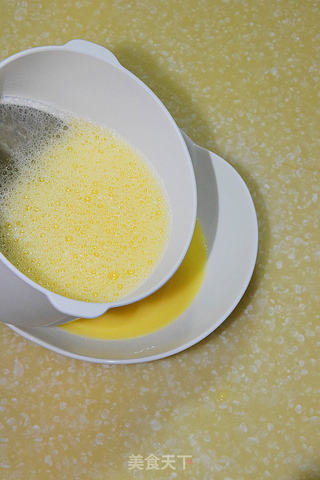 【鱼茸虾仁蒸蛋】---春节餐桌上最受孩子欢迎的菜的做法步骤:4