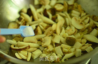 孜然菌菇煲的做法步骤:6