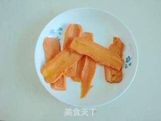 让人爱不释手的小蛋糕——胡萝卜小蛋糕的做法步骤:2