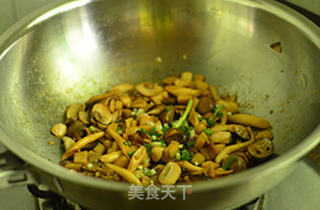 孜然菌菇煲的做法步骤:10