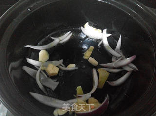白酒煮青口的做法步骤:4