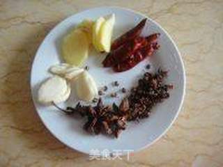 香莴笋烧蛙腿的做法步骤：3