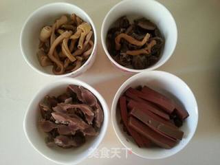 鸭血粉丝汤的做法步骤:4