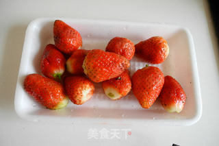 草莓鲜橙果汁的做法步骤:2