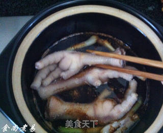 砂锅滋味鸡脚的做法步骤:5