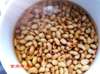 黄豆猪尾煲的做法步骤:3
