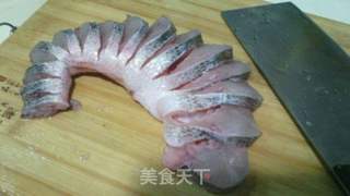 孔雀戏莲花(鱼戏莲花)。的做法步骤:4