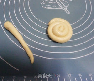 蜗牛卡士达酱面包的做法步骤:5