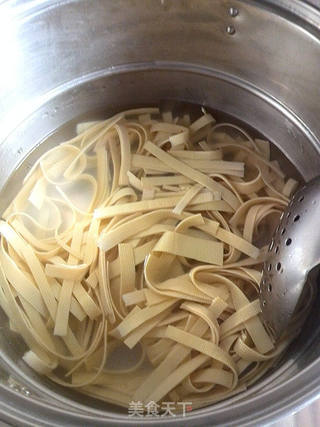 韭菜炒豆皮的做法步骤:4