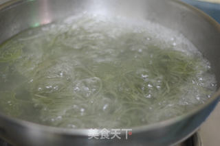 酸辣粉的做法步骤:2