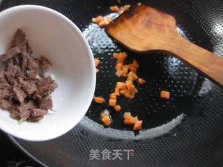 玉米牛肉炒饭的做法步骤:4