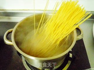 鲜虾芦笋意大利面的做法步骤:11