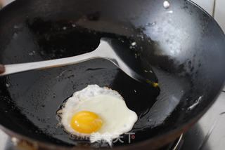 香菇腊肠煲仔饭的做法步骤:8