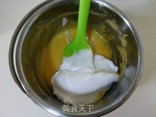6寸戚风蛋糕的做法步骤:12