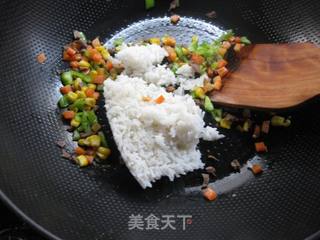 玉米牛肉炒饭的做法步骤:6