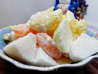 香甜什锦水果沙拉——给孩子五彩斑斓的水果美味的做法步骤:5