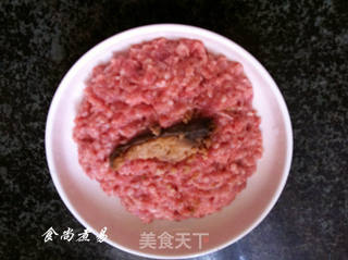 咸鱼蒸肉饼的做法步骤:4