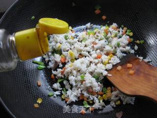 玉米牛肉炒饭的做法步骤:7