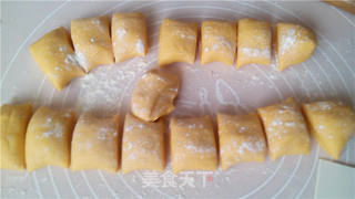 玫瑰花馒头的做法步骤:5