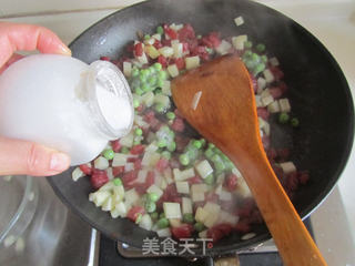 香肠土豆焖饭的做法步骤:6