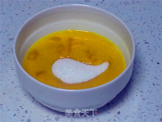 牛奶炖蛋的做法步骤:3