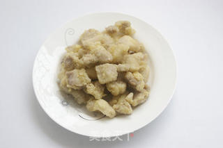 【菠萝咕噜肉】——男女老少追捧的经典粤菜的做法步骤:9