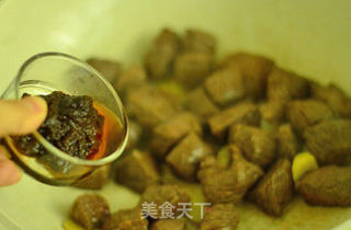 沙茶牛肉煲的做法步骤：7