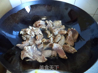 黑豆焖牛腩的做法步骤:2