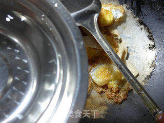 大豆蛋白炒鹌鹑蛋的做法步骤:5
