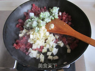 香肠土豆焖饭的做法步骤:5