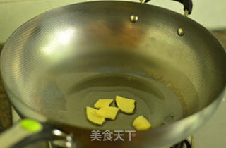 鹌鹑蛋炖猪蹄的做法步骤：4