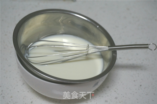 牛奶慕斯(爱在春天)的做法步骤:4