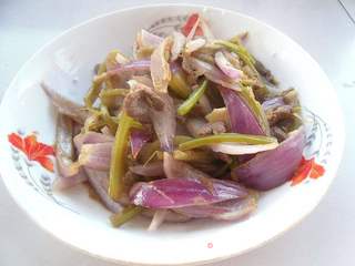 芹菜肉丝炒洋葱的做法步骤：6