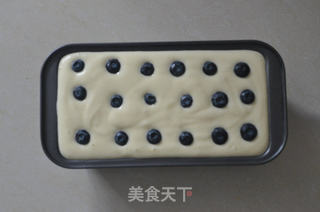 蓝莓酸奶蛋糕的做法步骤:9