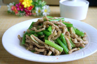 芹菜肉丝的做法步骤:13