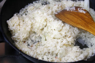 【意式藏红花烩饭】:给食物做减法的做法步骤:9