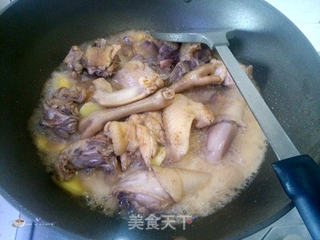 美容养颜红酒香菇炖鸡的做法步骤:5
