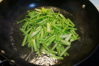 芹菜肉丝的做法步骤:7