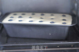 蓝莓酸奶蛋糕的做法步骤:10