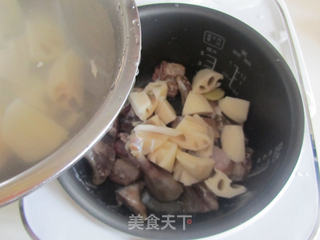 腊鸭焖藕的做法步骤:6