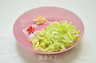 芹香牛肉的做法步骤:4